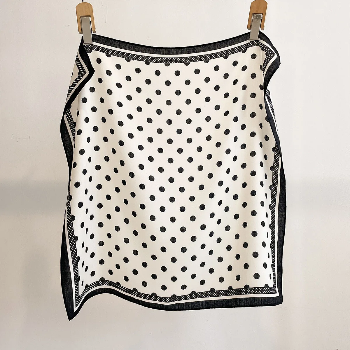 Luxury Polka Dot Printed Squar - Silk Neck Scarf บทวิจารณ์และราคา
