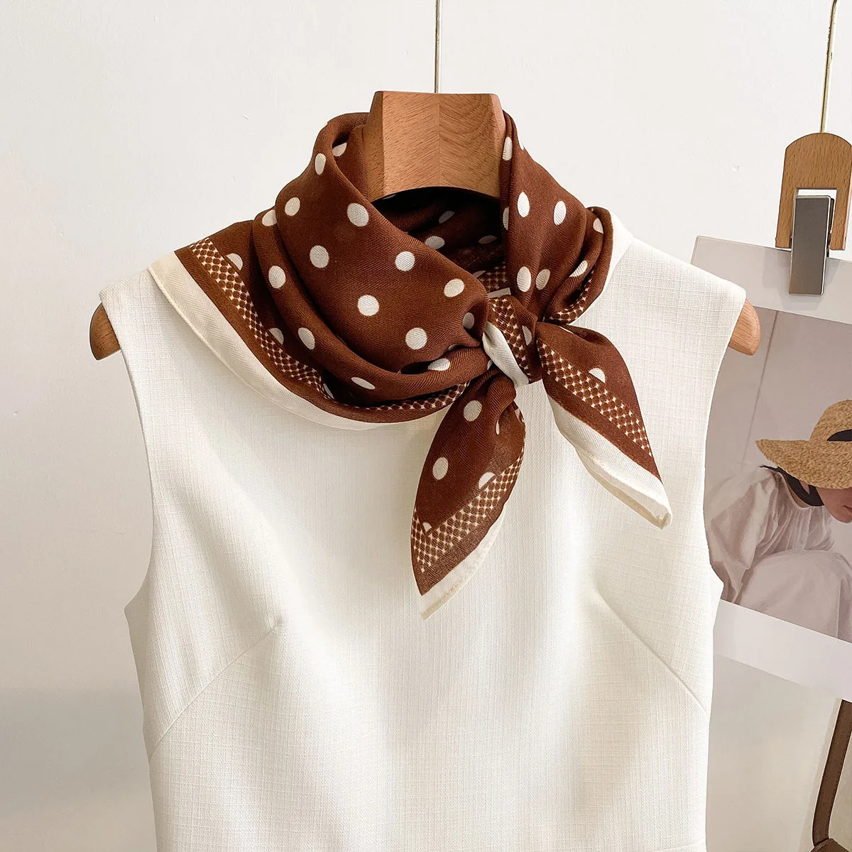 Luxury Polka Dot Printed Squar - Silk Neck Scarf บทวิจารณ์และราคา