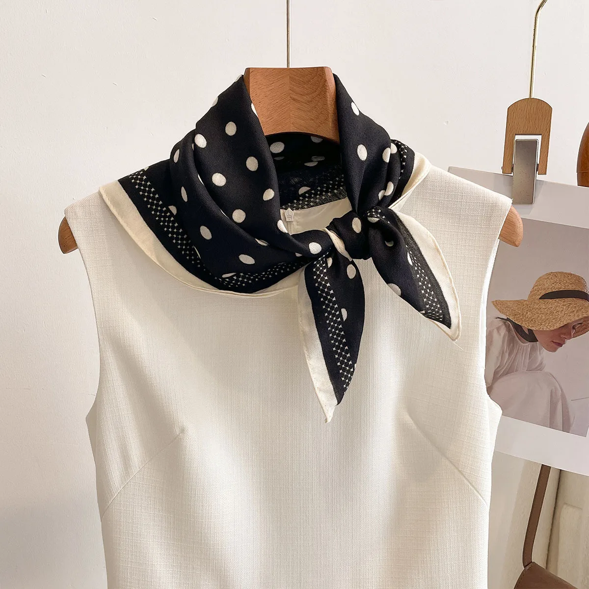 Luxury Polka Dot Printed Squar - Silk Neck Scarf บทวิจารณ์และราคา