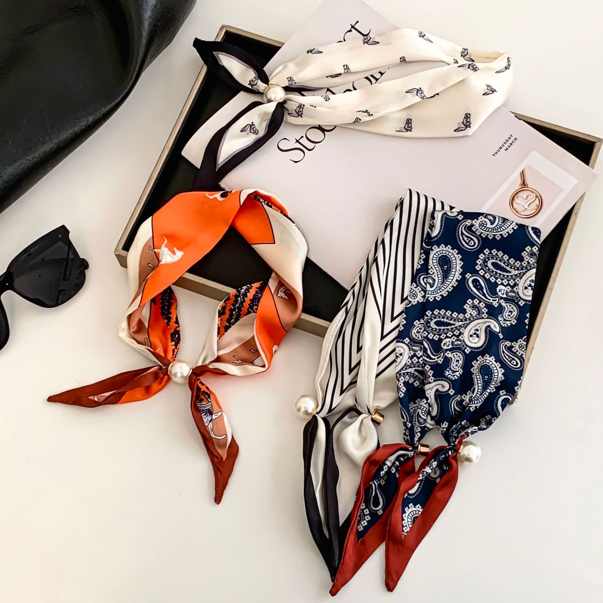 Cashew Flower Silk Scarf Effor - Silk Neck Scarf บทวิจารณ์และราคา
