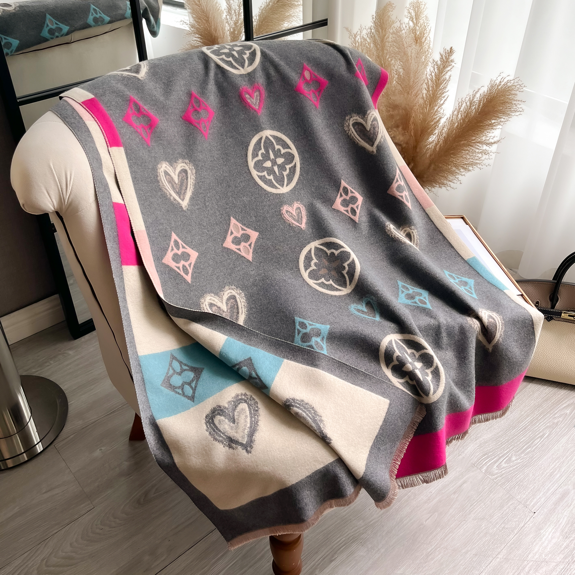 Luxury Cashmere Love Scarf Win - Woven Scarf Blanket บทวิจารณ์และราคา