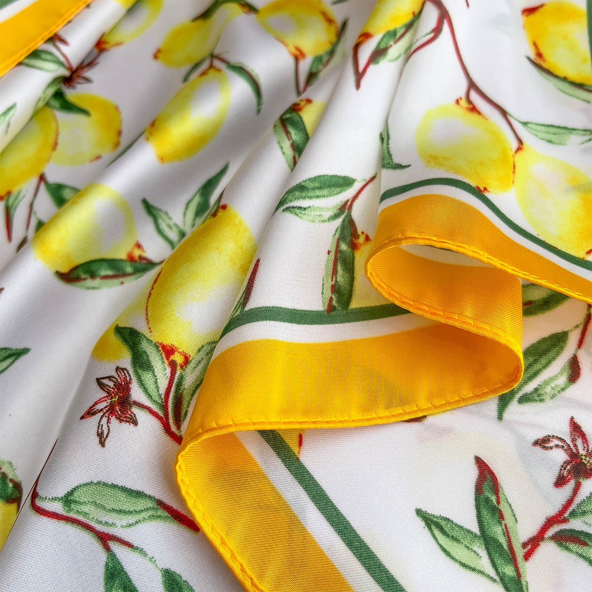 2025 New Yellow Lemon Print Sq - Silk Neck Scarf บทวิจารณ์และราคา